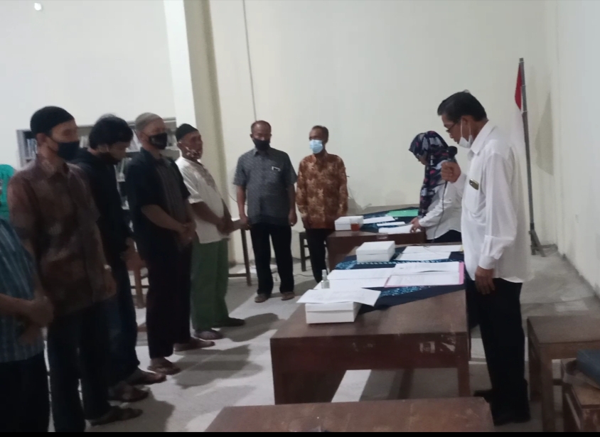 Pelantikan Panitia  Pemilihan Lurah Kalurahan Karangwuluh tahun 2021