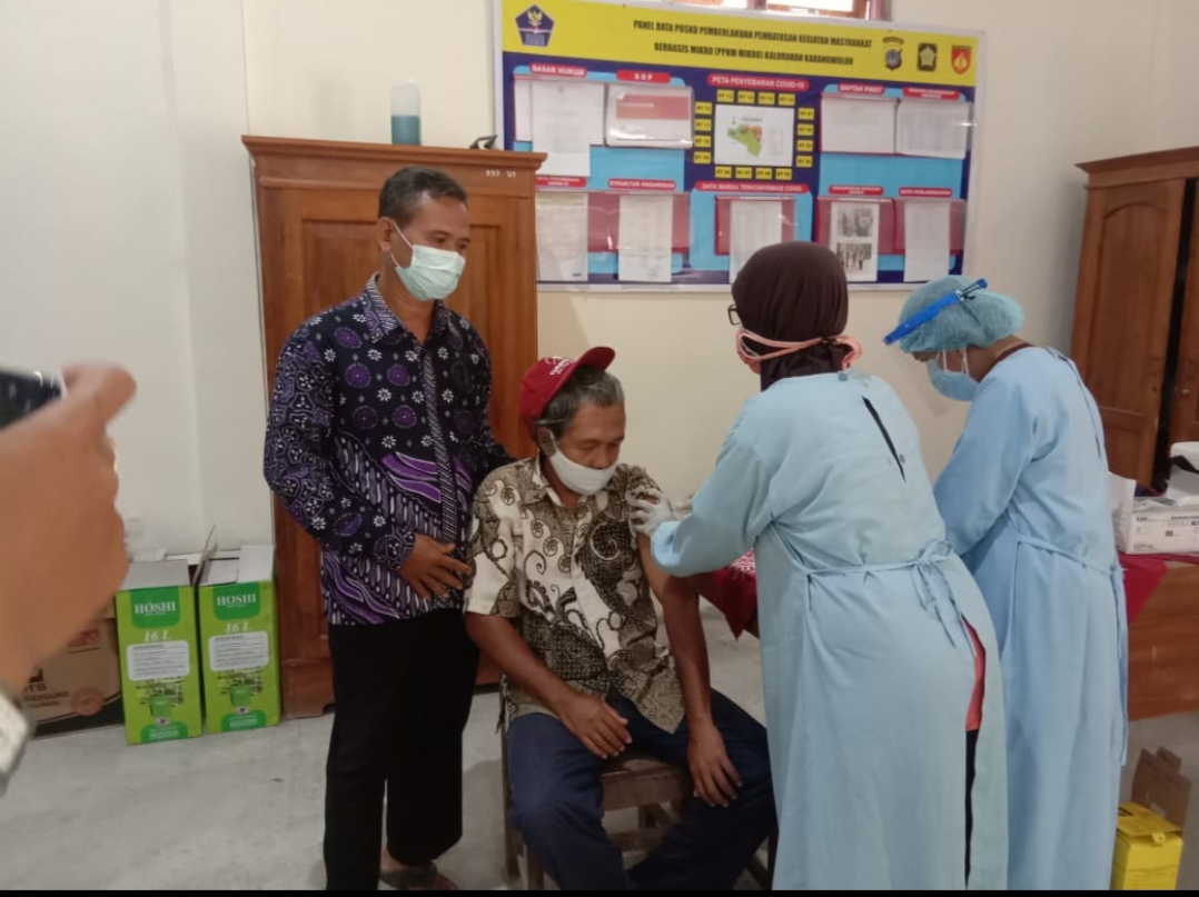 Suntik Vaksin Covid-19 kaum disabilitas di Karangwuluh